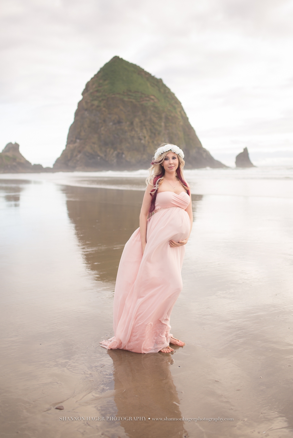 Cannon Beach Maternity Photographer Beautiful Crystal At The Beach