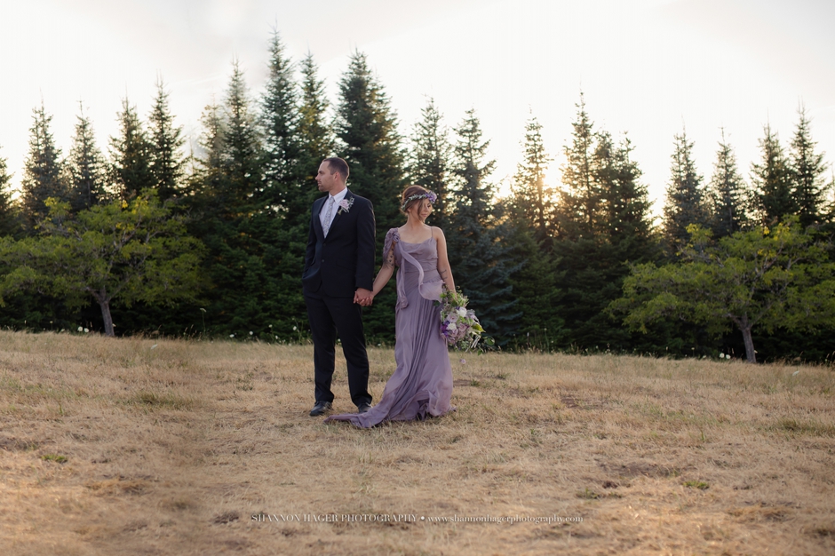 summer wedding photography oregon, elopement, mountainside lavender
