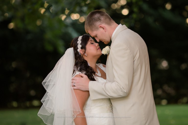 wedding photography portland, small wedding outside, yellow gold farm salem