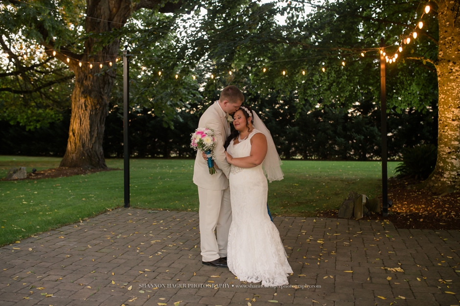 wedding photography portland, small wedding outside, yellow gold farm salem