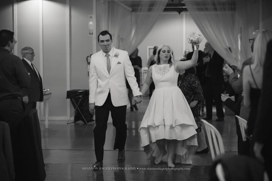 portland and salem oregon wedding photographer, green villa barn, oregon indoor wedding venue