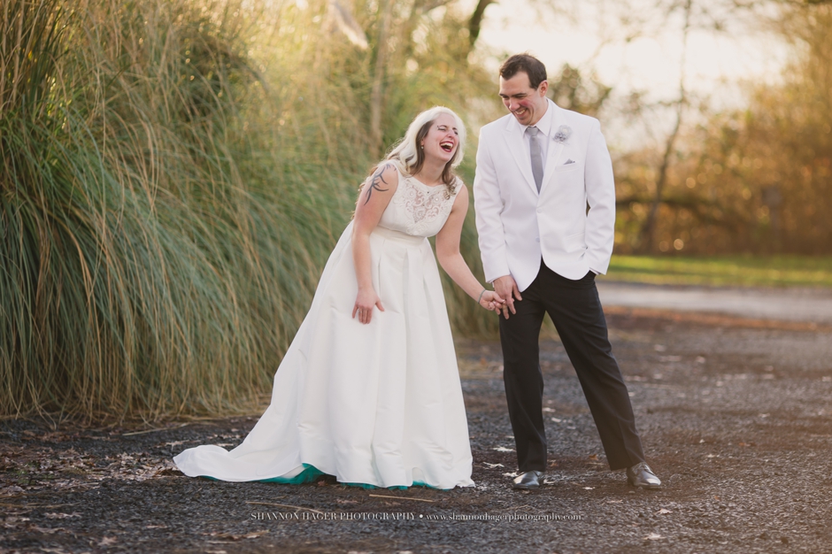 portland wedding photographer, green villa barn, romantic outdoor photos