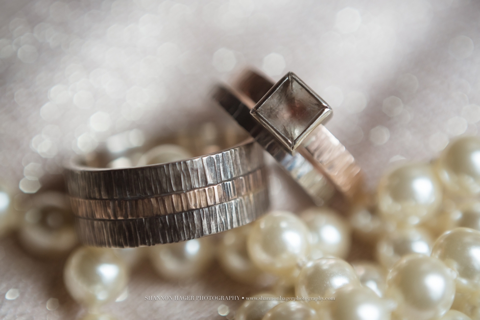 salem wedding photographer, ring shot, green villa barn, winter wedding oregon