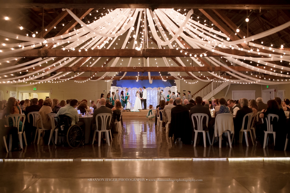 green villa barn, winter wedding oregon, portland and salem wedding photographer