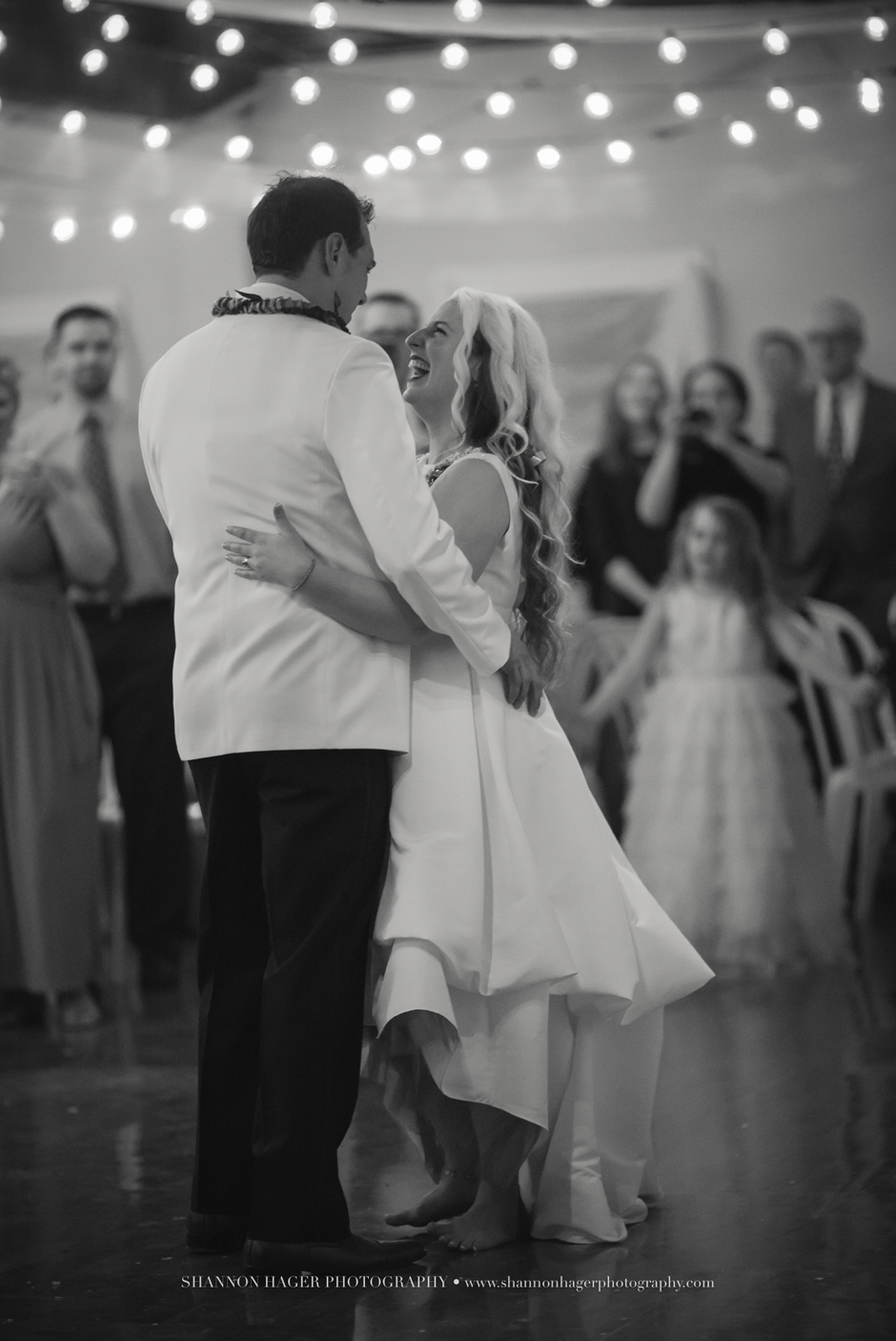 portland and salem oregon wedding photographer, green villa barn, oregon indoor wedding venue
