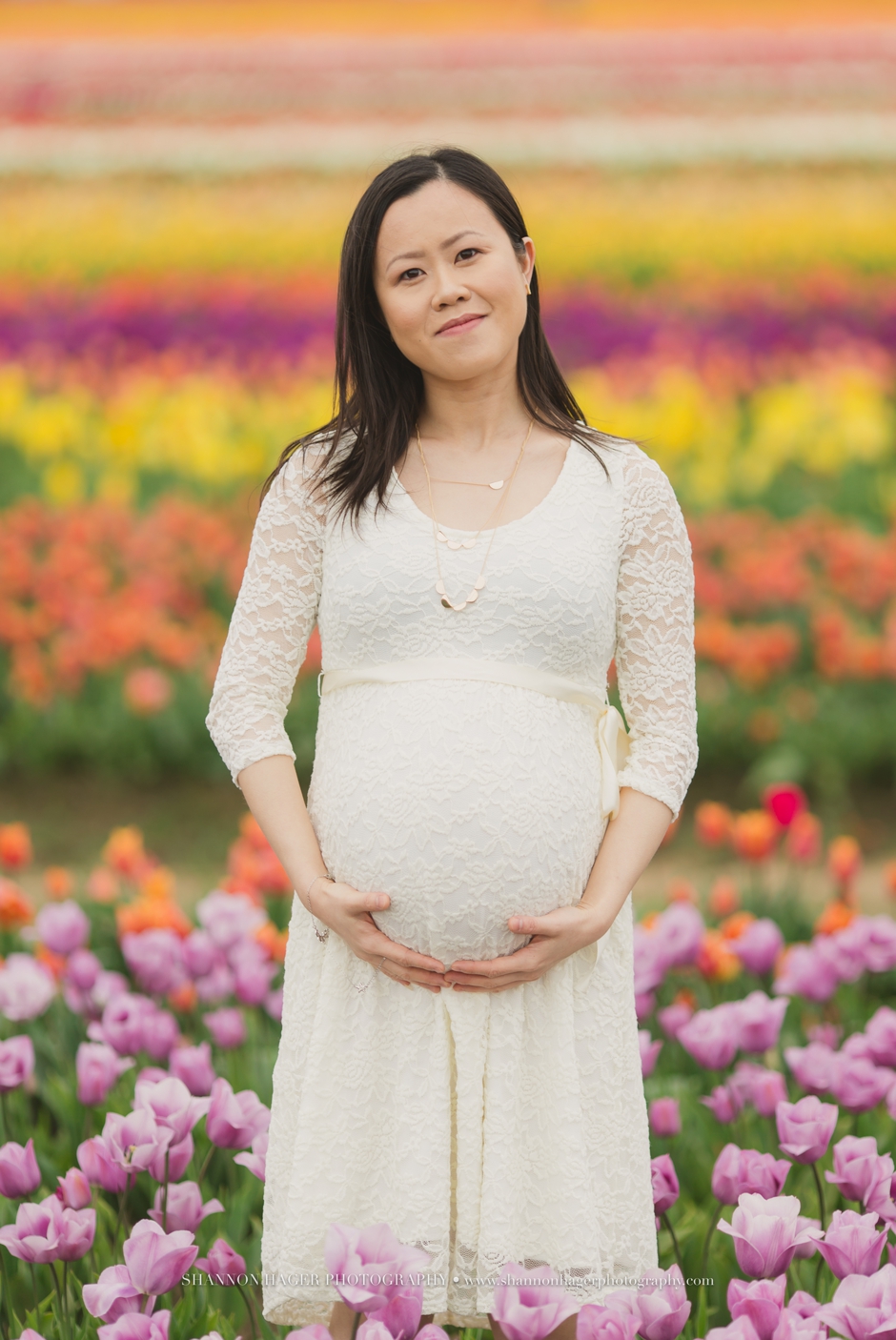 maternity photographer portland, wooden shoe tulip fields, spring maternity session