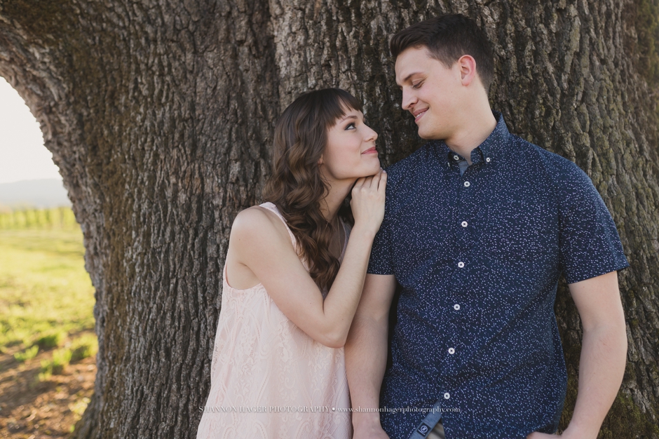 portland engagement photographer, farm wedding oregon