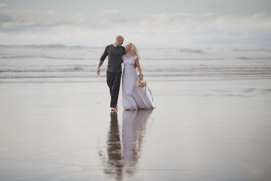cannon beach elopement photographer