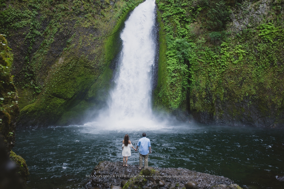 oregon elopement photographer, wahclella falls