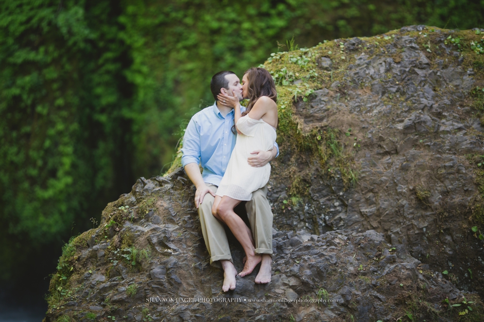 oregon elopement photographer, wahclella falls