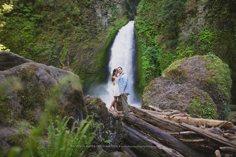 oregon elopement photographer, wahclella falls