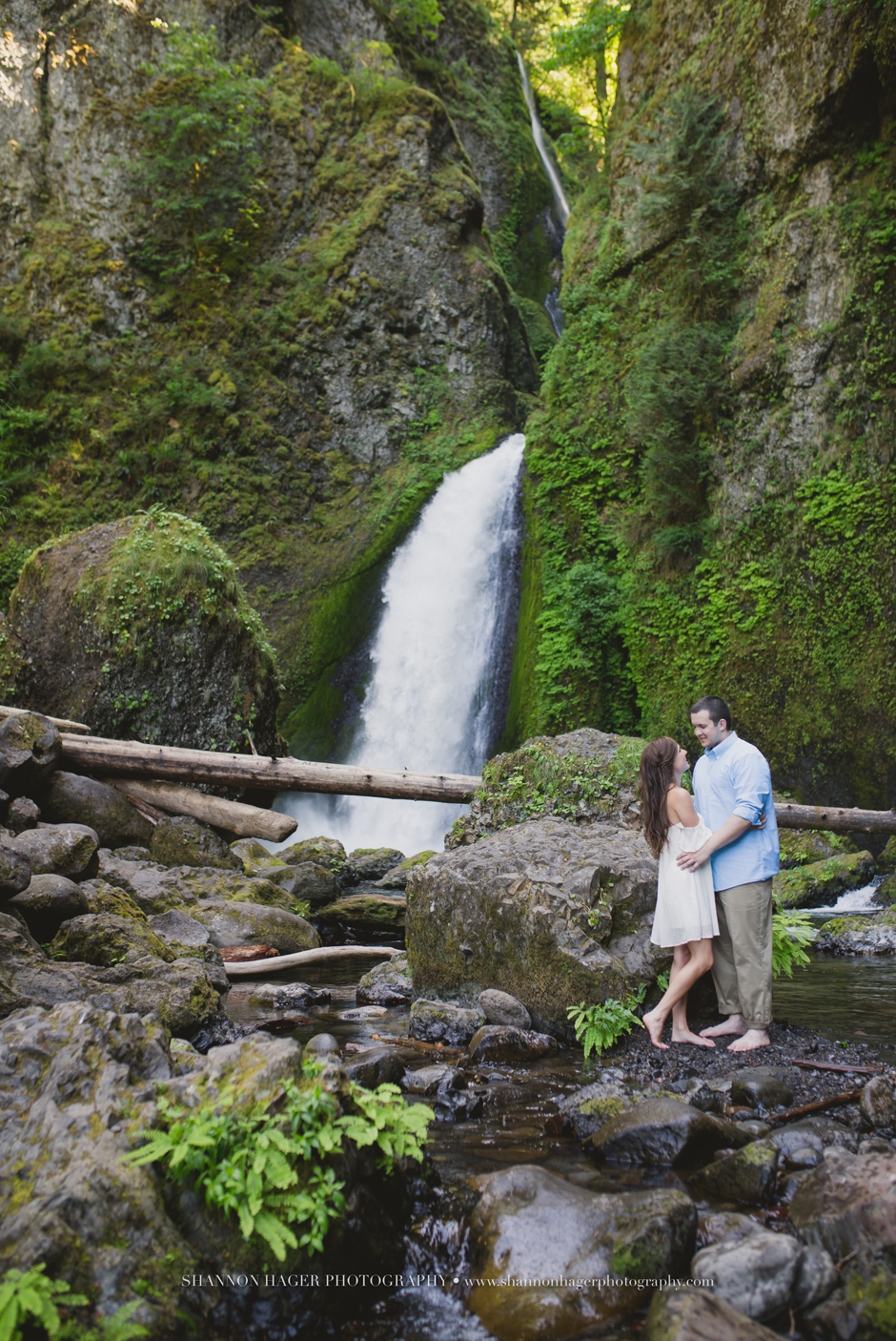 oregon elopement photographer, wahclella falls