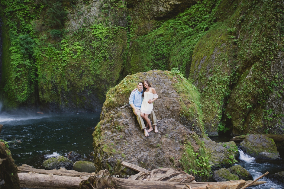 oregon elopement photographer, wahclella falls
