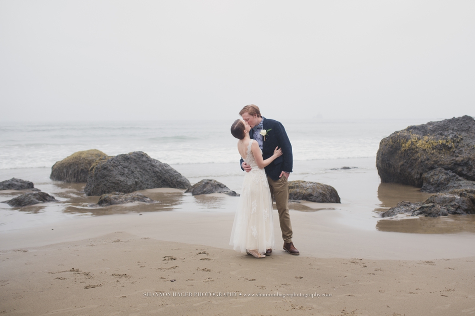 oregon coast elopement, cannon beach wedding