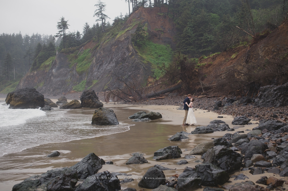 ecola state park elopement, oregon coast wedding