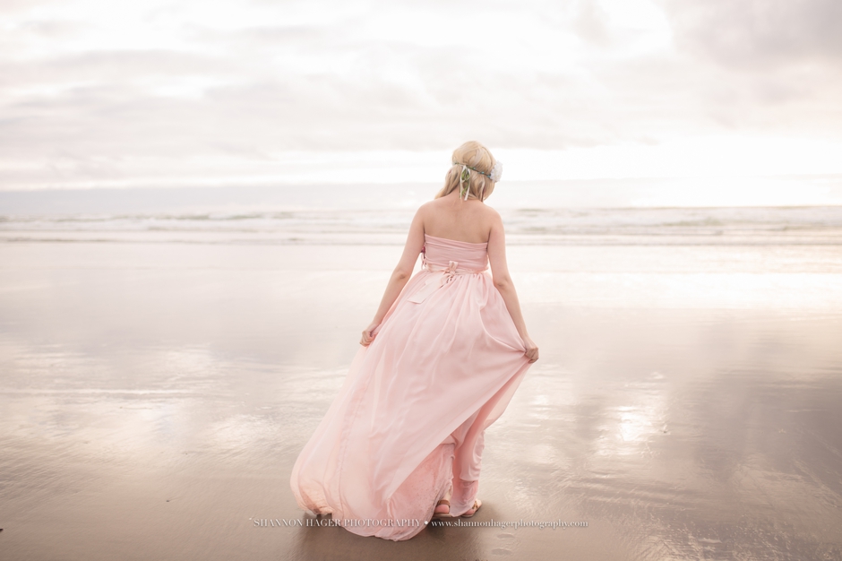 cannon beach oregon maternity photographer