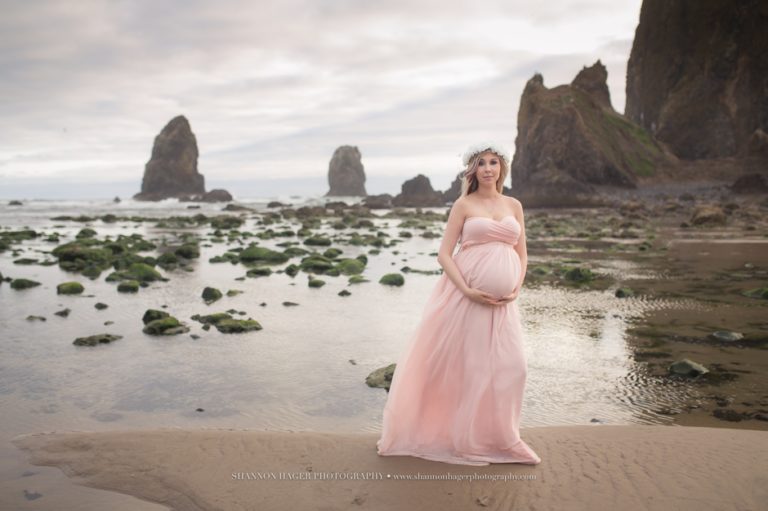 cannon beach oregon maternity photographer