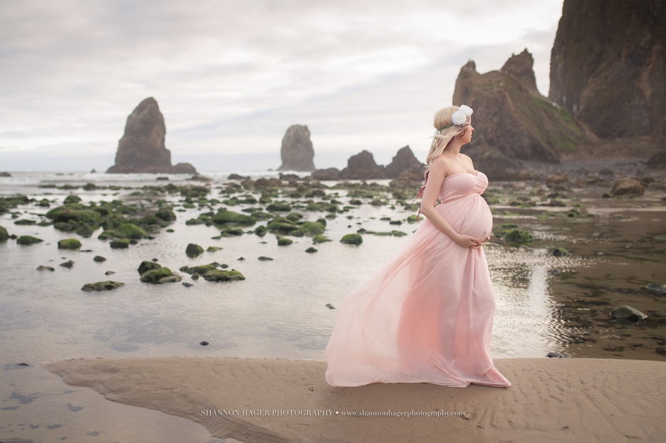 cannon beach oregon maternity photographer