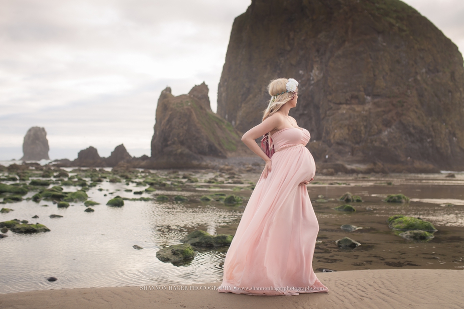 cannon beach oregon maternity photographer