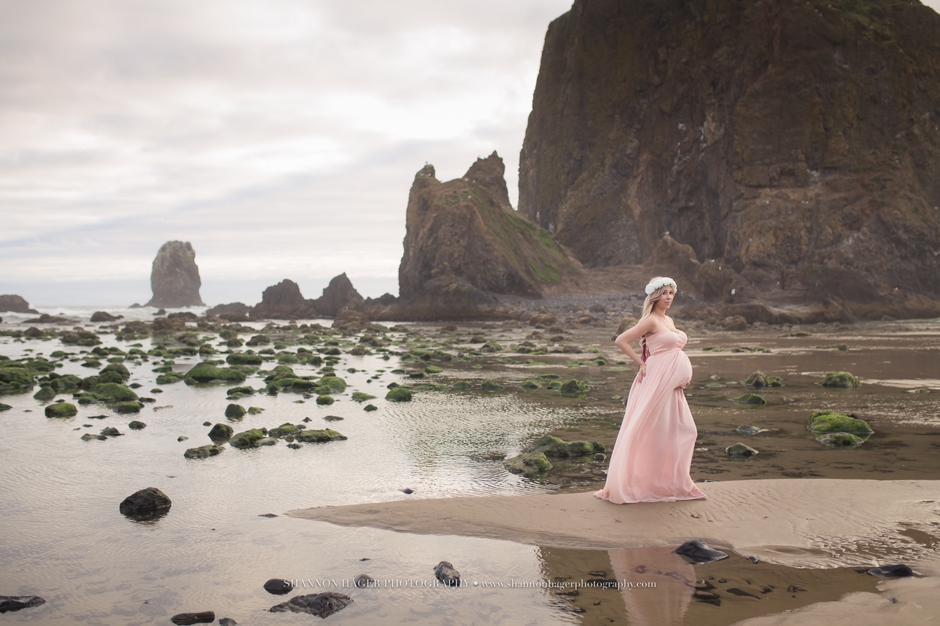 cannon beach oregon maternity photographer, shannon hager photography, oregon coast photographer