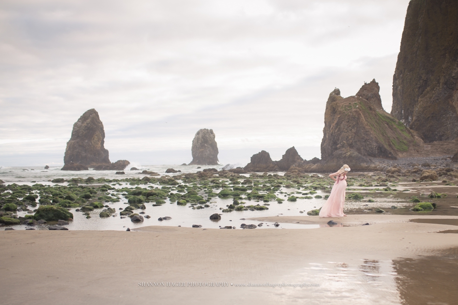 cannon beach oregon maternity photographer, shannon hager photography, oregon coast photographer