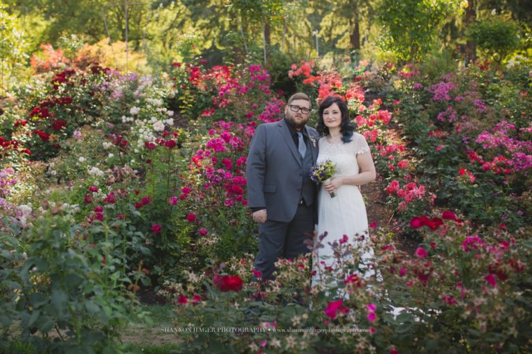 oregon elopement photographer, rose garden wedding