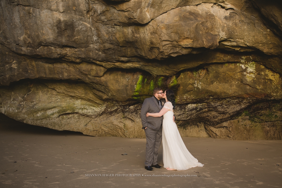 oregon coast elopement, hug point cannon beach wedding