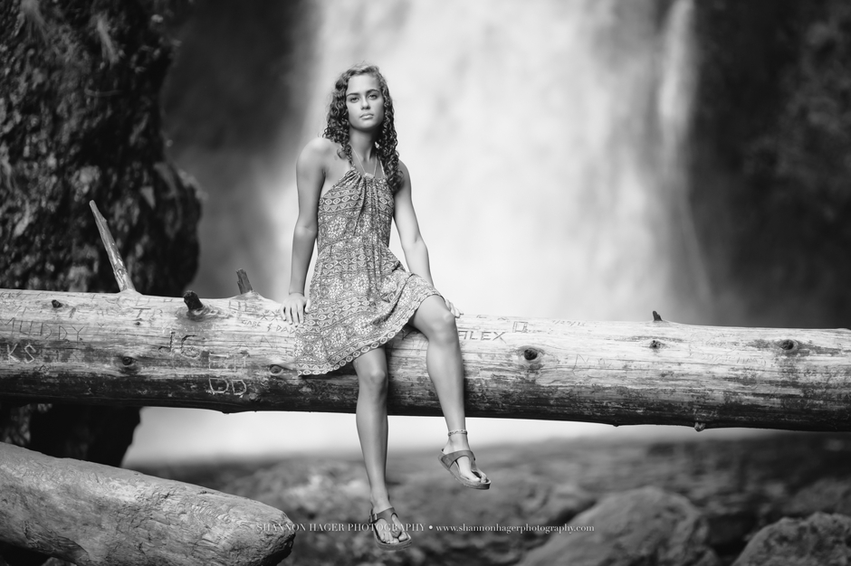 tigard senior photographer, wahcella falls photo session