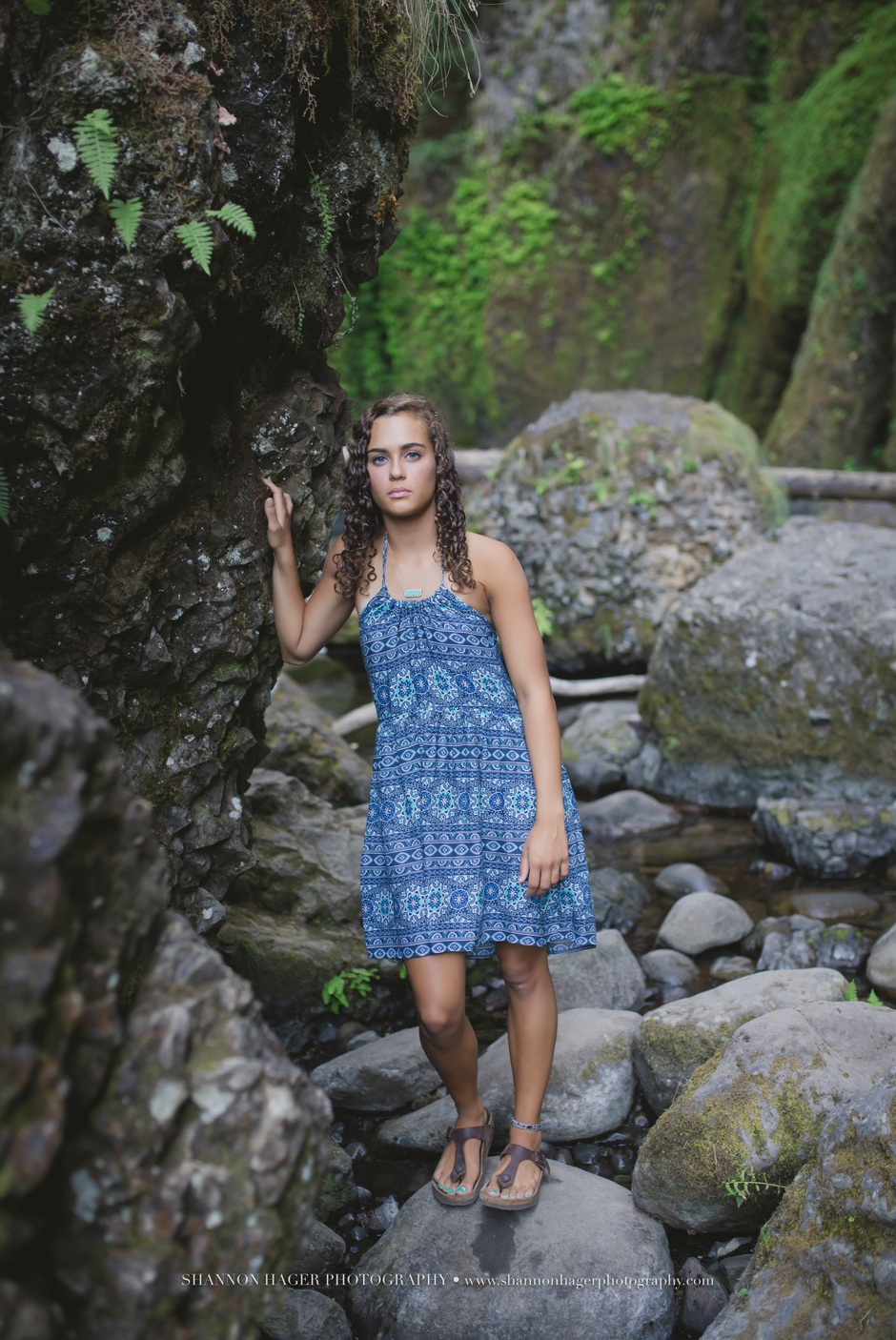 tigard senior photographer, wahcella falls photo session