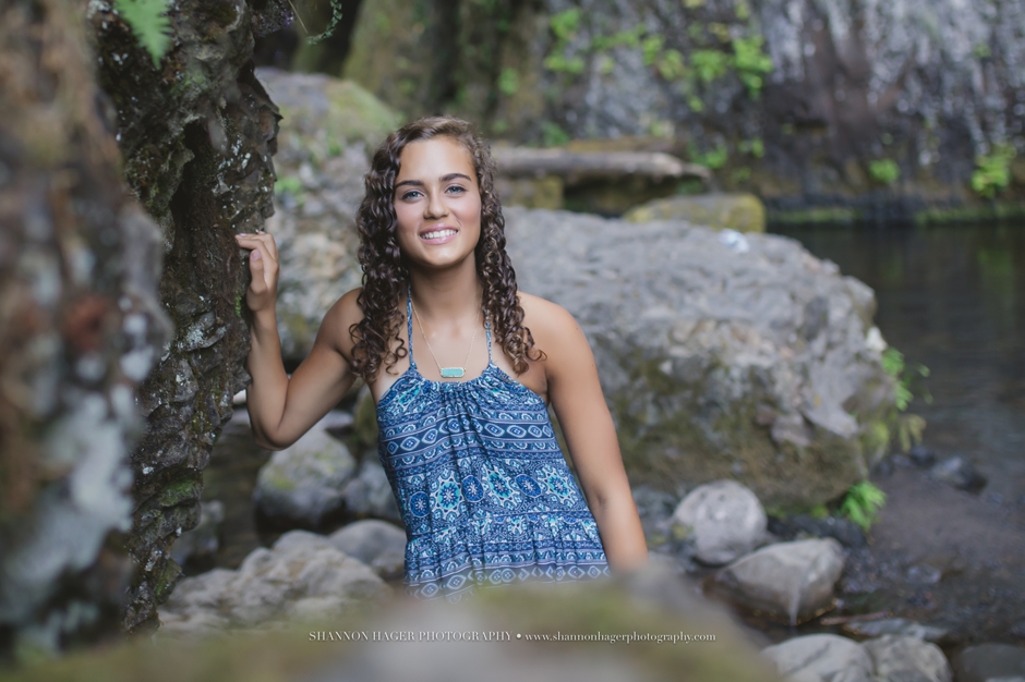 tigard senior photographer, wahcella falls photo session