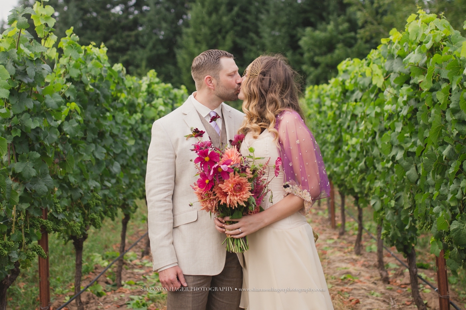 willamette valley vineyard wedding, oregon wedding photographer