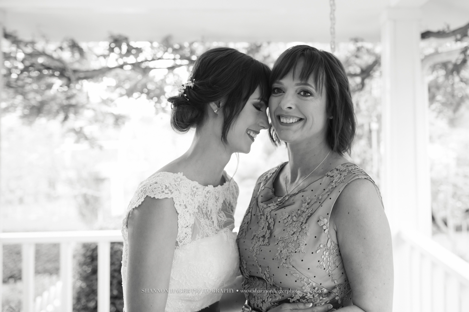 portland wedding photographer, bride getting ready, shannon hager photography