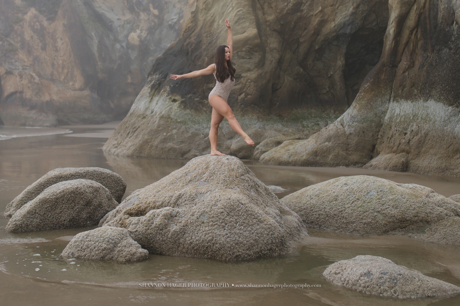 portland senior photographer, senior dance photos at the beach, shannon hager photography