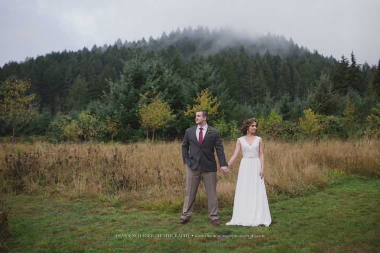 oregon elopement photographer, fall mountain gorge wedding, shannon hager photography