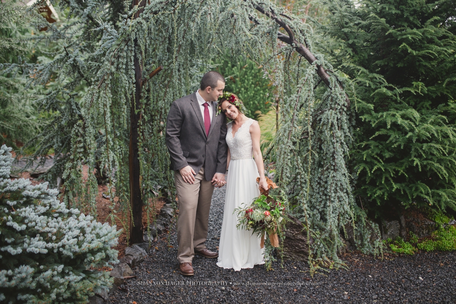 oregon elopement photographer, fall mountain gorge wedding, shannon hager photography
