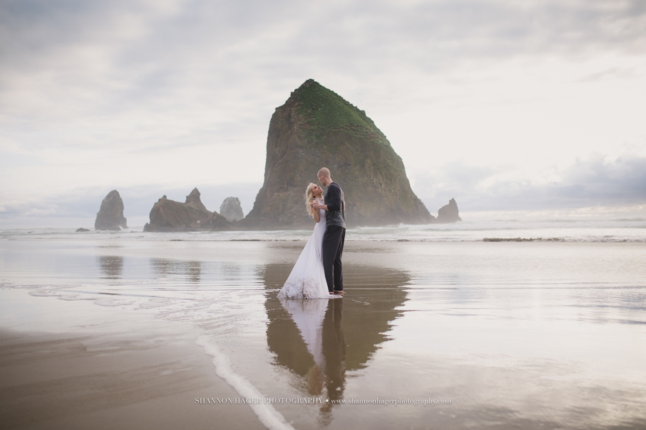 where to elope oregon coast, cannon beach elopement photographer, shannon hager photography