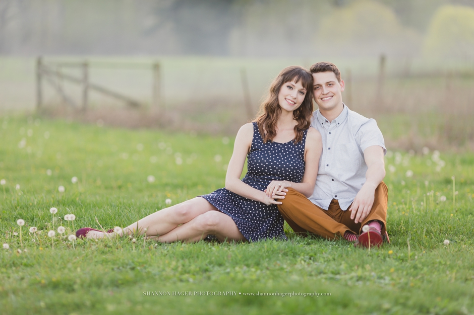 portland engagement photographer, shannon hager photography, farm barn engagement session in the spring