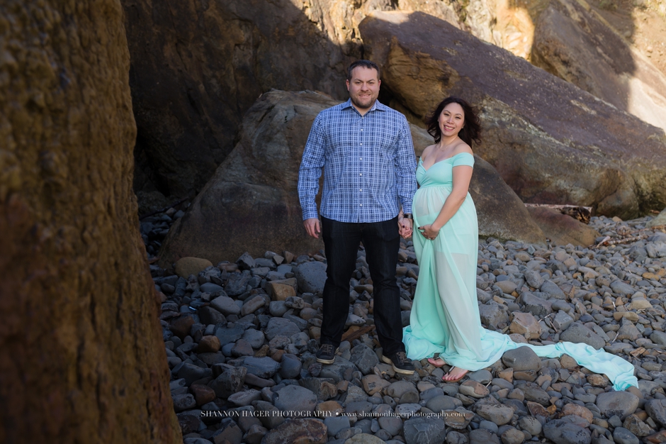 cannon beach hug point maternity photos, shannon hager photography, portland maternity photographer