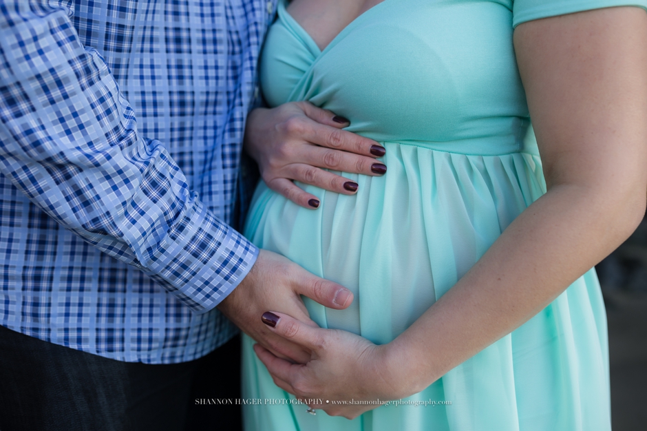cannon beach hug point maternity photos, shannon hager photography, portland maternity photographer