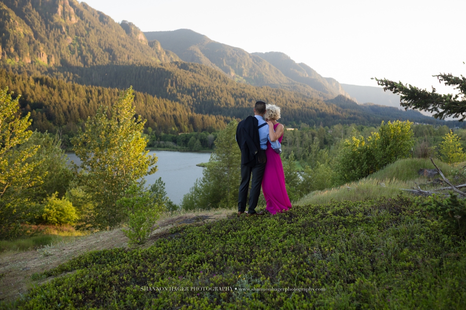 portland engagement photographer, columbia gorge wedding, government cove, shannon hager photography