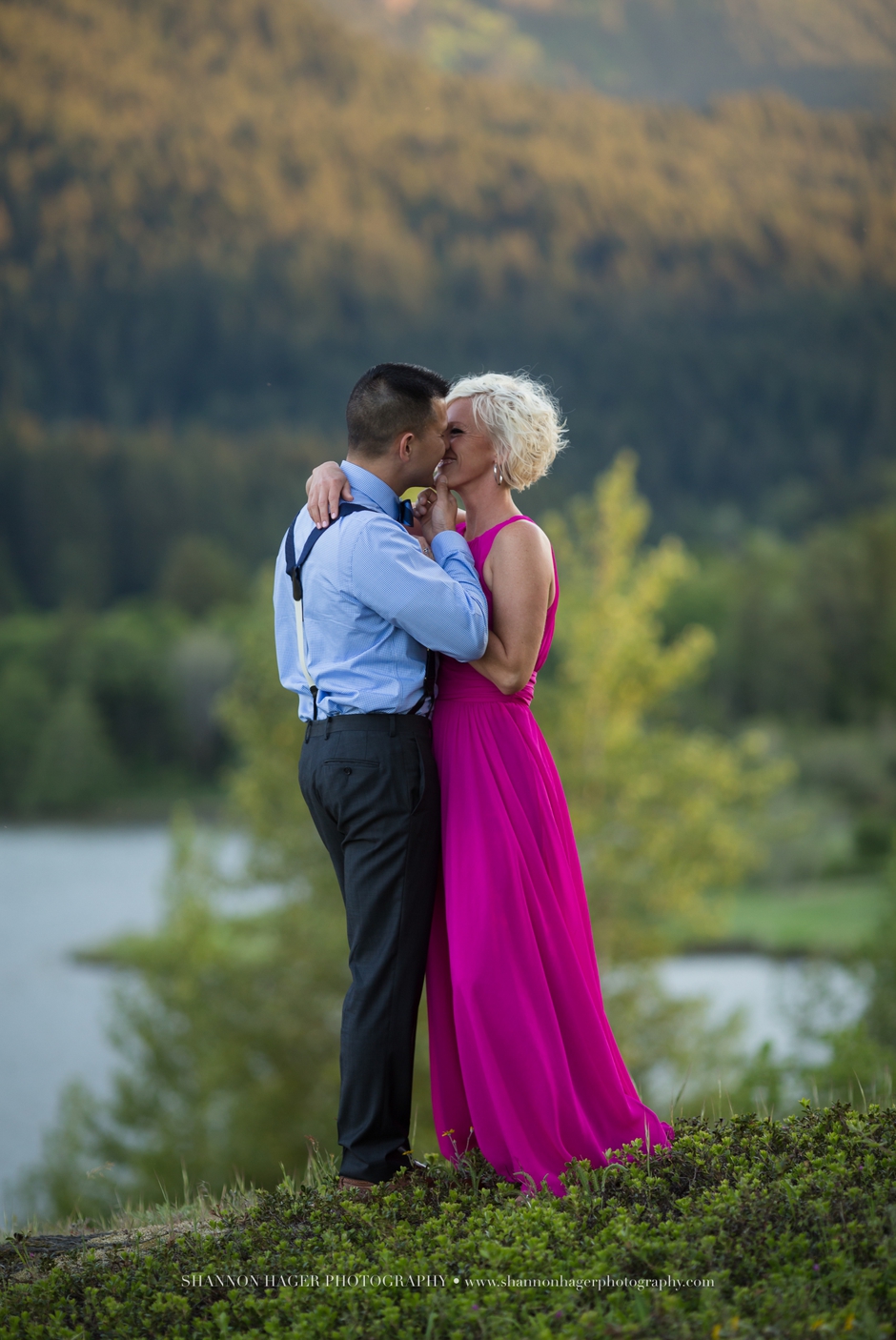portland engagement photographer, columbia gorge wedding, government cove, shannon hager photography