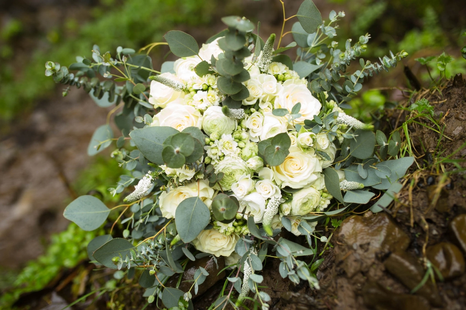 latourell falls engagement session, portland wedding photographer, waterfall photos, oregon elopement, shannon hager photography