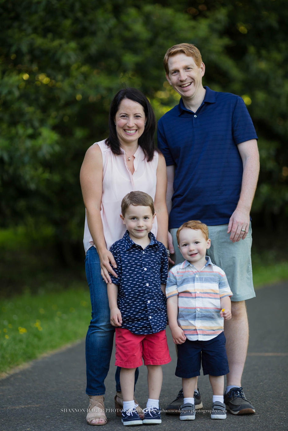 portland family photographer, family portraits portland oregon, cathedral park photo session, shannon hager photography