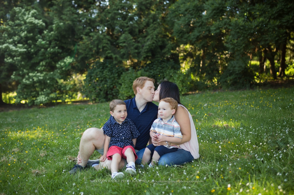portland family photographer, family portraits portland oregon, cathedral park photo session, shannon hager photography