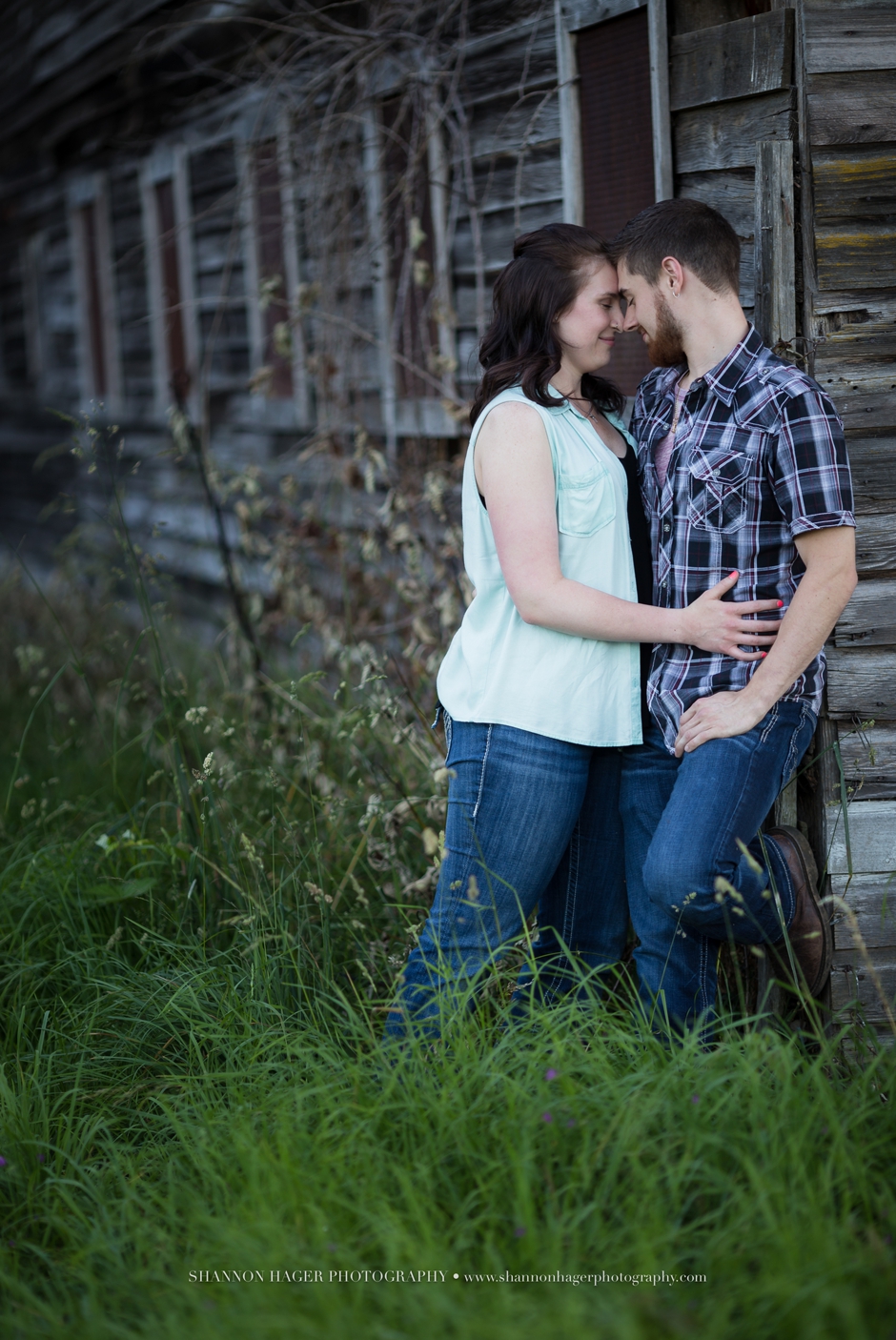 rustic barn session, portland engagement session, milo mciver state park, couples photos oregon