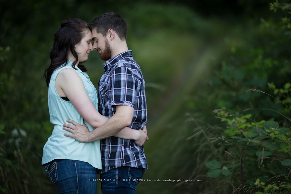 rustic barn session, portland engagement session, milo mciver state park, couples photos oregon