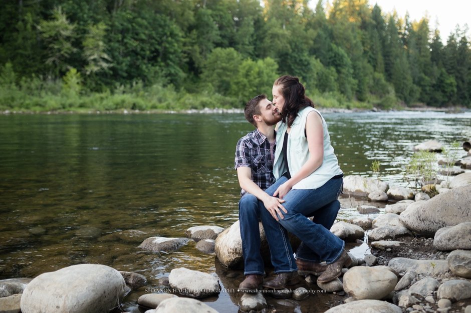 rustic barn session, portland engagement session, milo mciver state park, couples photos oregon