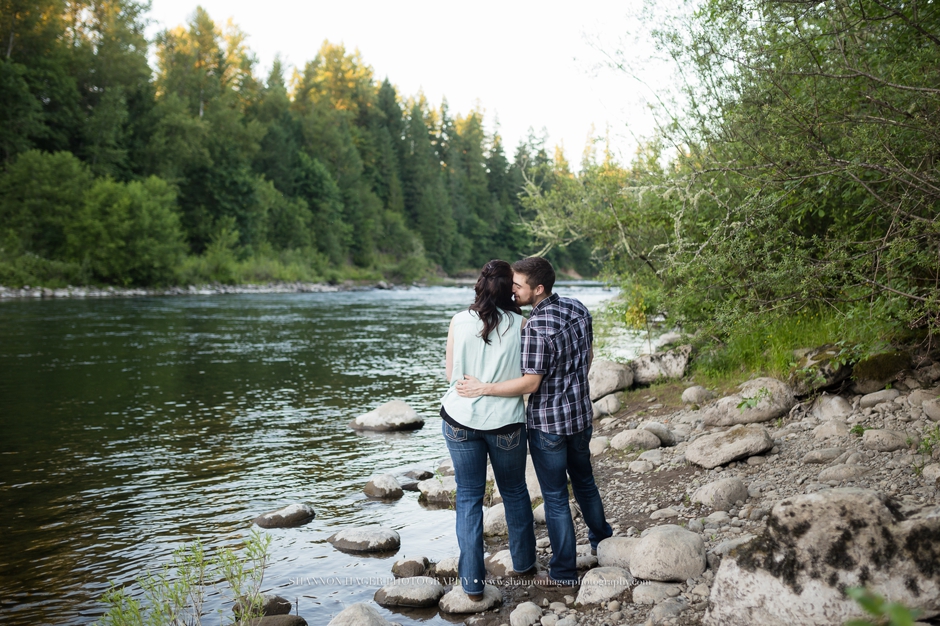 rustic barn session, portland engagement session, milo mciver state park, couples photos oregon