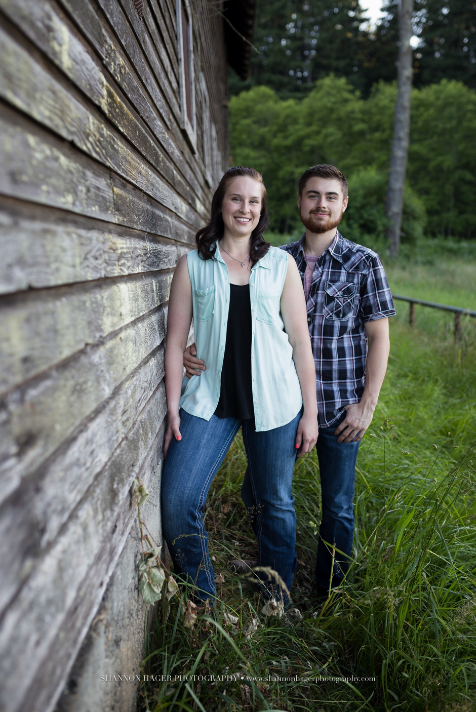 rustic barn session, portland engagement session, milo mciver state park, couples photos oregon