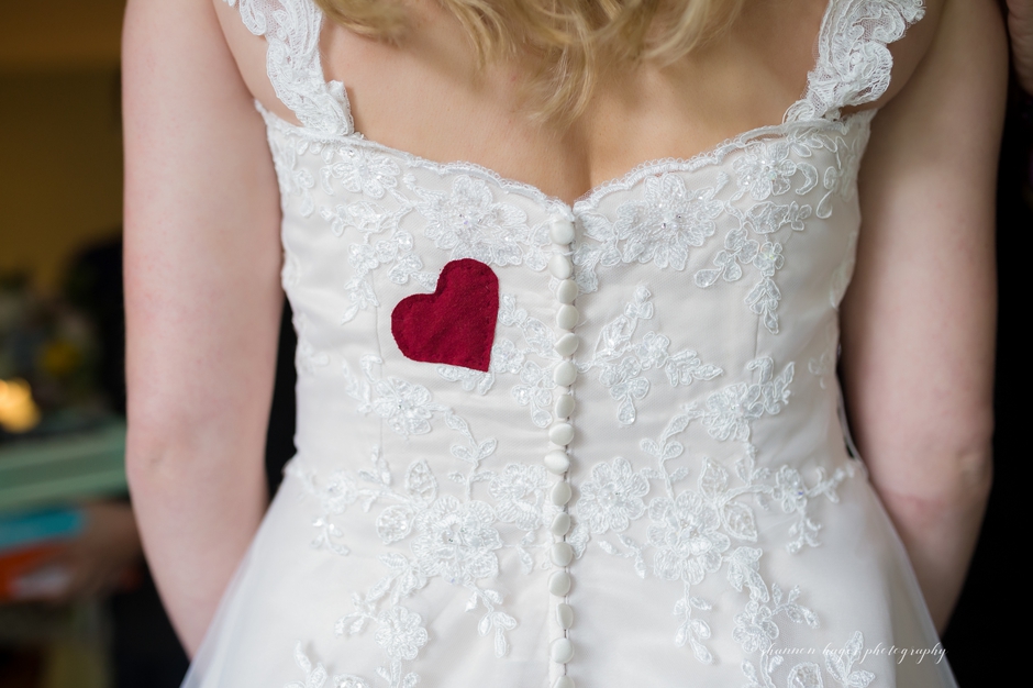 portland wedding photographer, summer farm wedding, shannon hager photography, getting ready photos